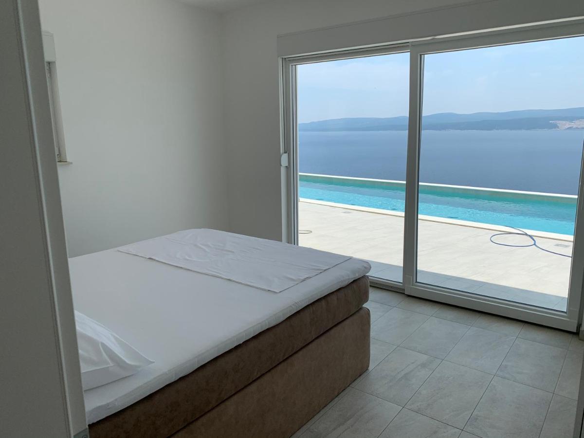 Elona Apartments Celina Luaran gambar